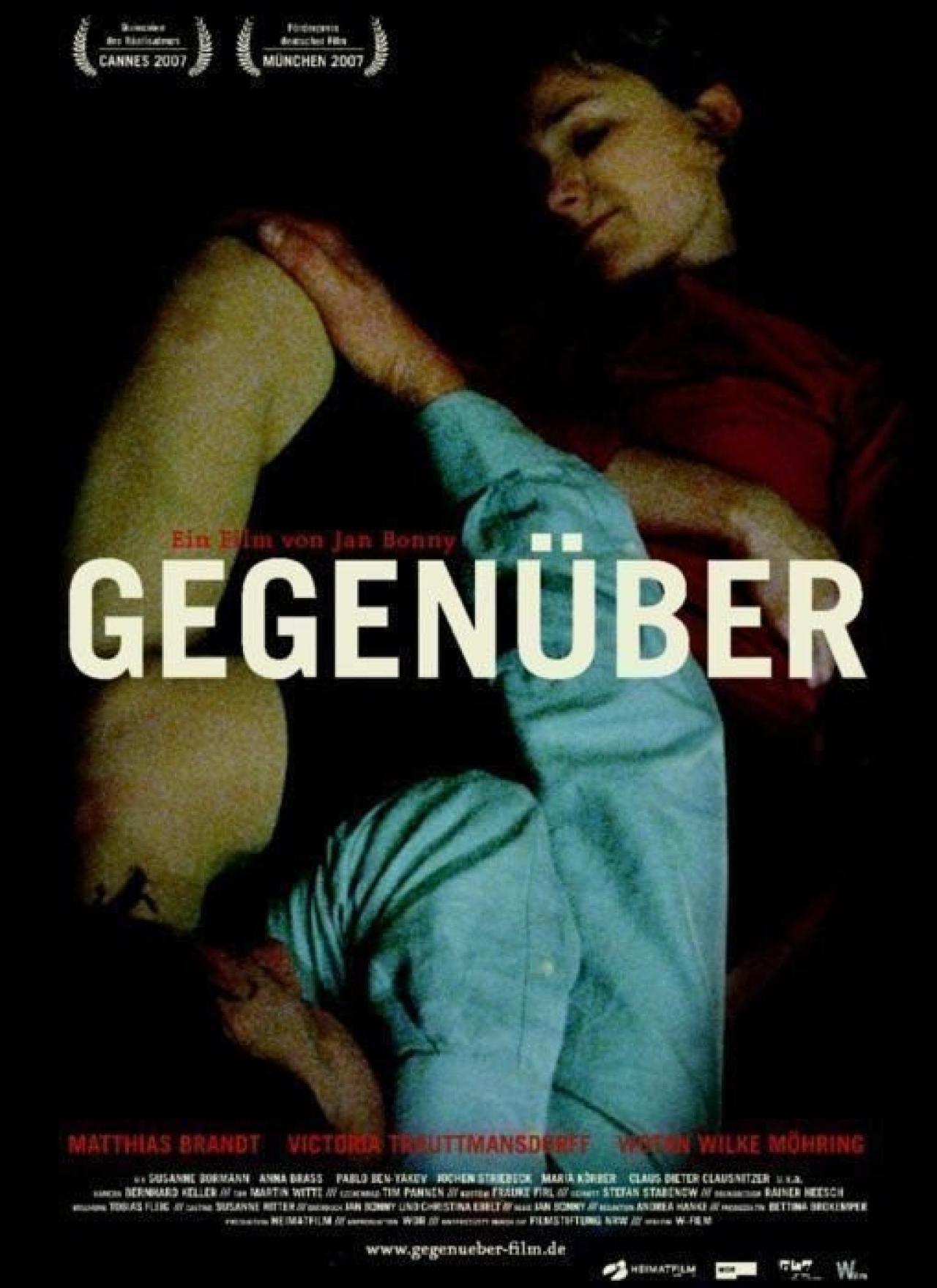 GEGENÜBER